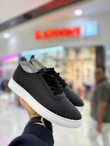 ونس زنانه در کتونی 13 بندر دیلم