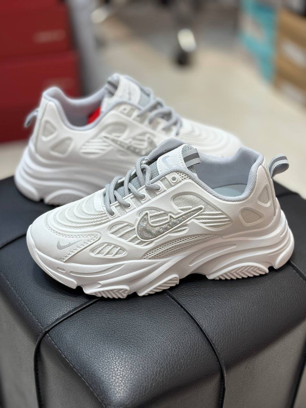 خرید کفش زنانه نایک