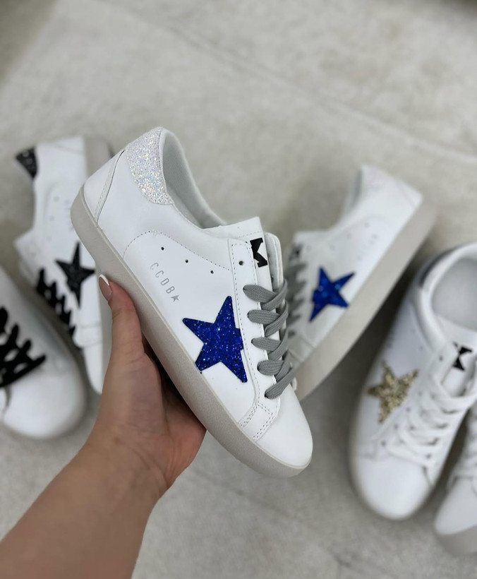 رنگبندی کفش اسپرت دخترانه گلدن کوز